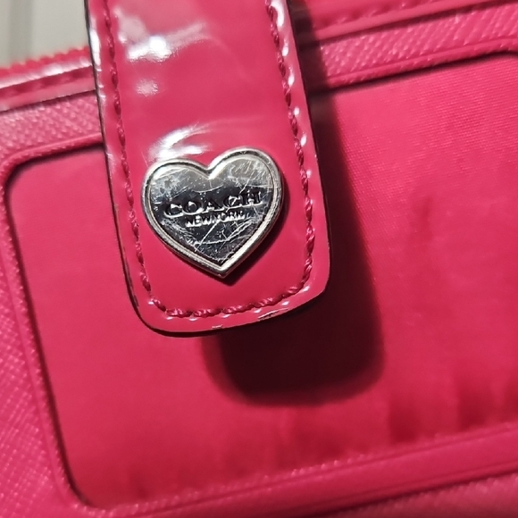 Coach EUC Pink Heart-Accent Patent Leather Wallet - Picture 6 of 12